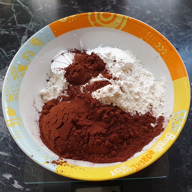 Schwarzwaelderkirsch 02