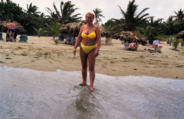 2001 02 Dominikanische Republik 100