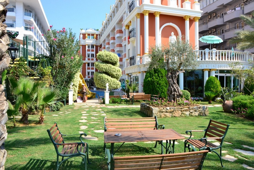 2011 24 Hotel Antique Roman Palace 101