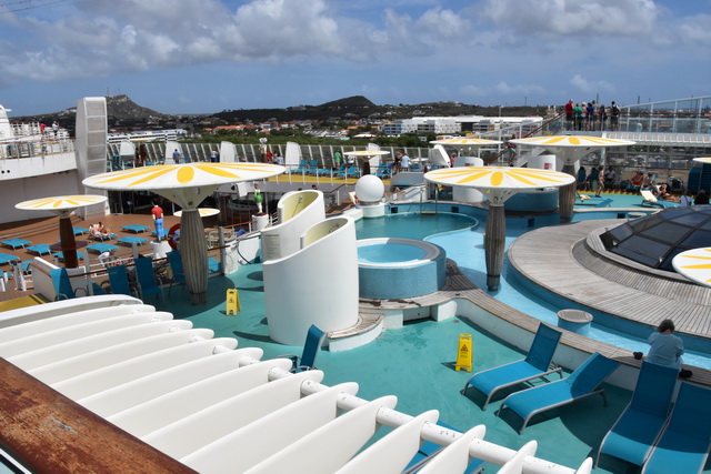 2025 04 01   Curacao   Willemstaa 009