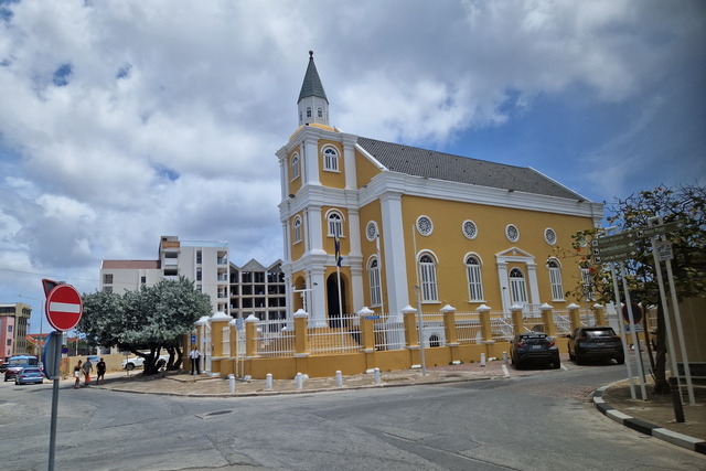 2025 04 01   Curacao   Willemstaa 030