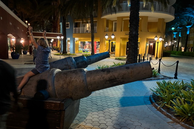 2025 04 01   Curacao   Willemstaa 068